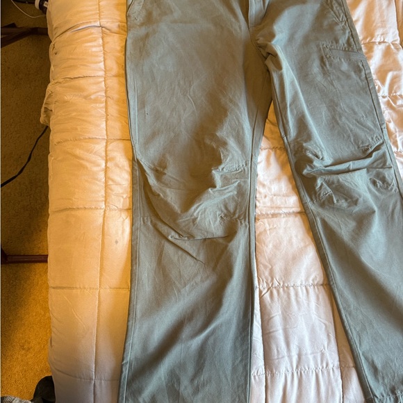 Columbia Men's Olive Chinos                              Size 38Waist 32Lenghth - Picture 3 of 9